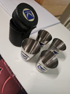 Glasunderlägg/Snapsglas i Fodral